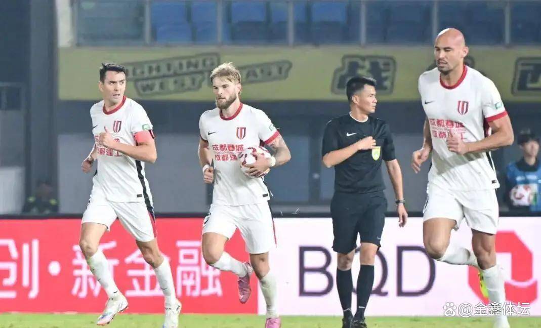 ac 米兰中文官网首页注册-转折点成都蓉城豪取连胜，荷甲加时末段攻防权衡，质疑声仍在，球队文化再被提及